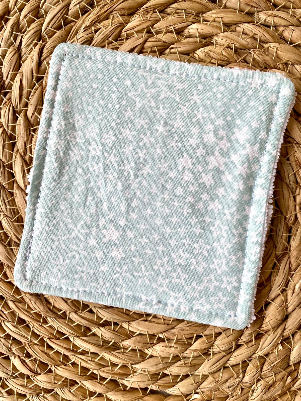Lingettes démaquillantes carrées