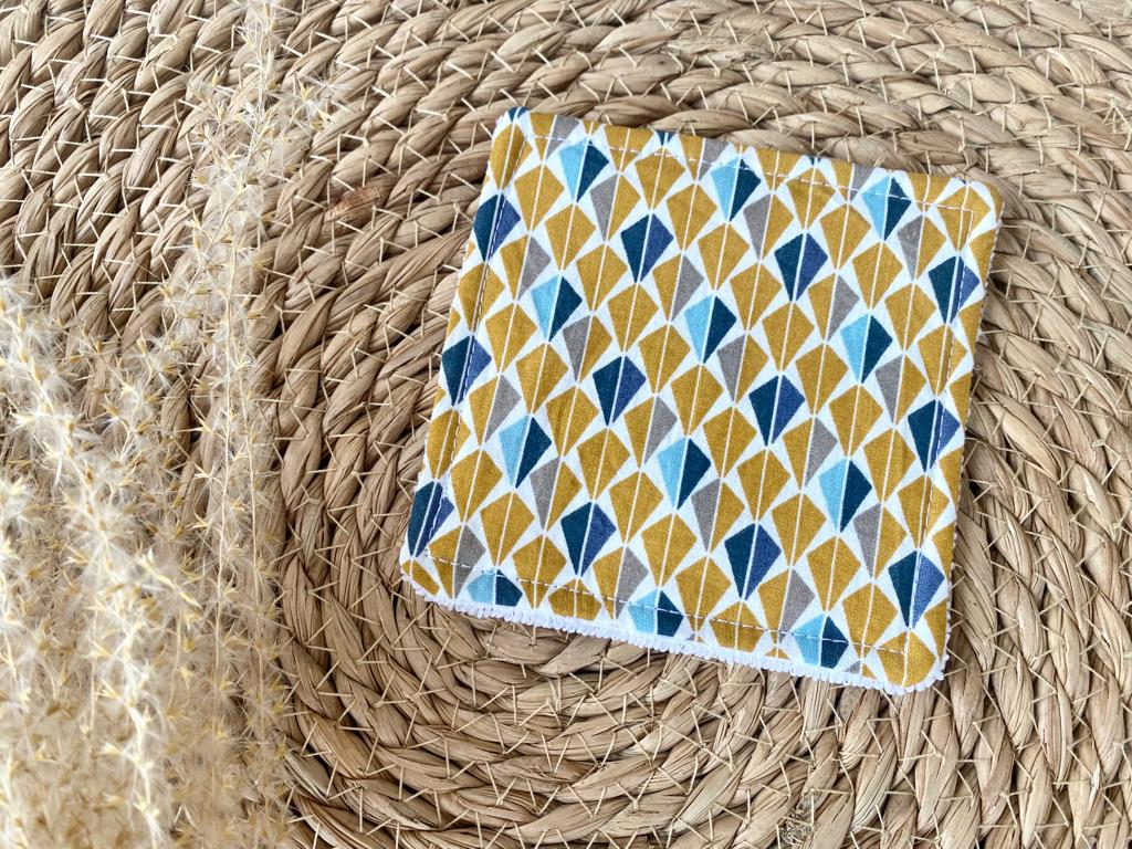 Lingettes démaquillantes carrées