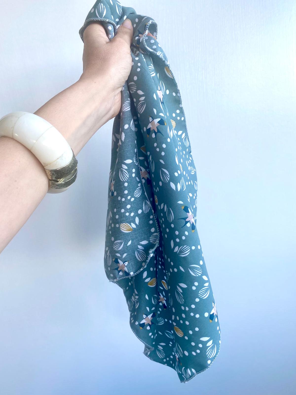 Foulard carré fait main 50x50 – coton/viscose léger – style bohème chic – accessoire cheveux & sac