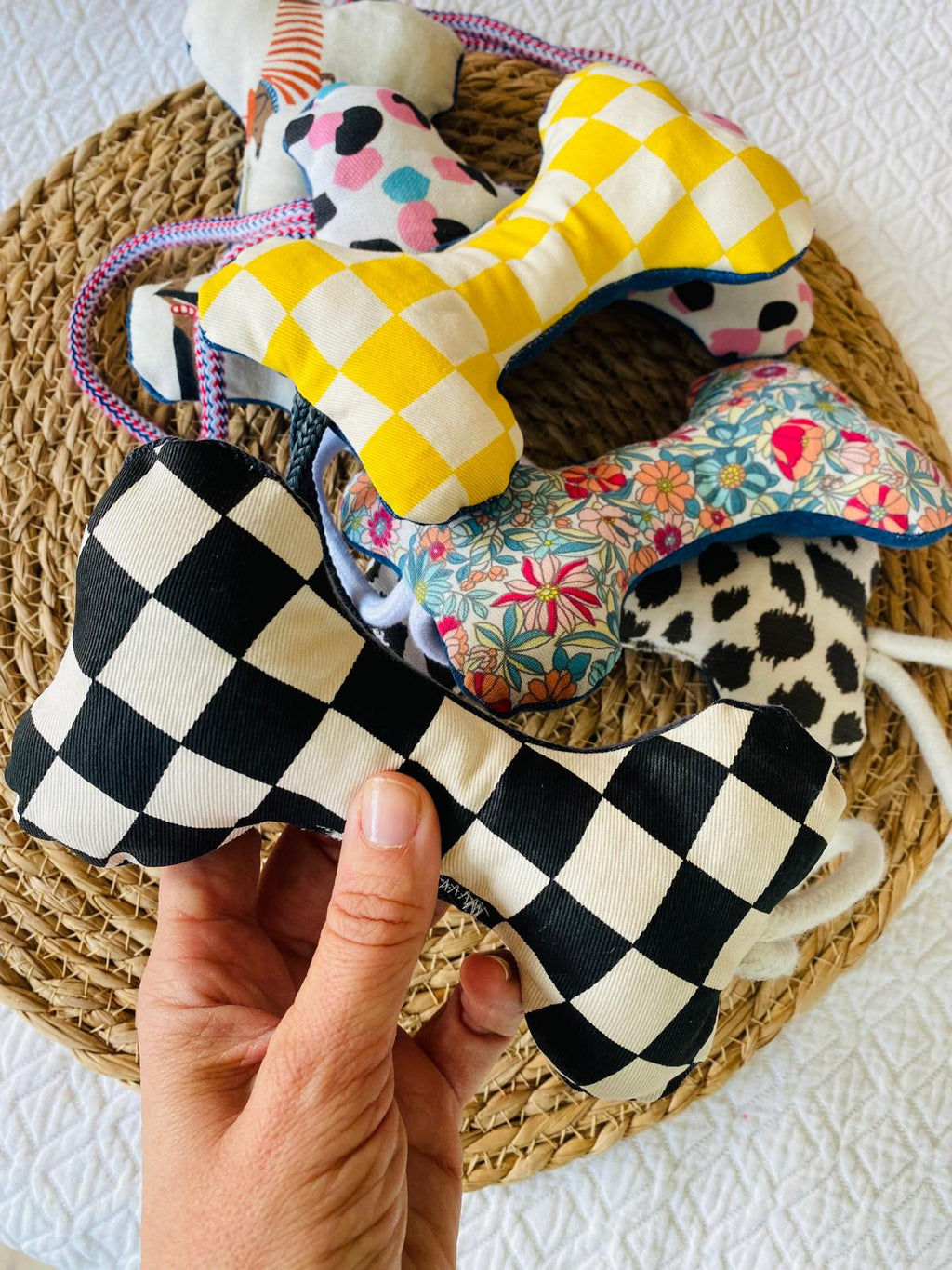 Jouet pour chien - Os couineur & Tug - upcyclé