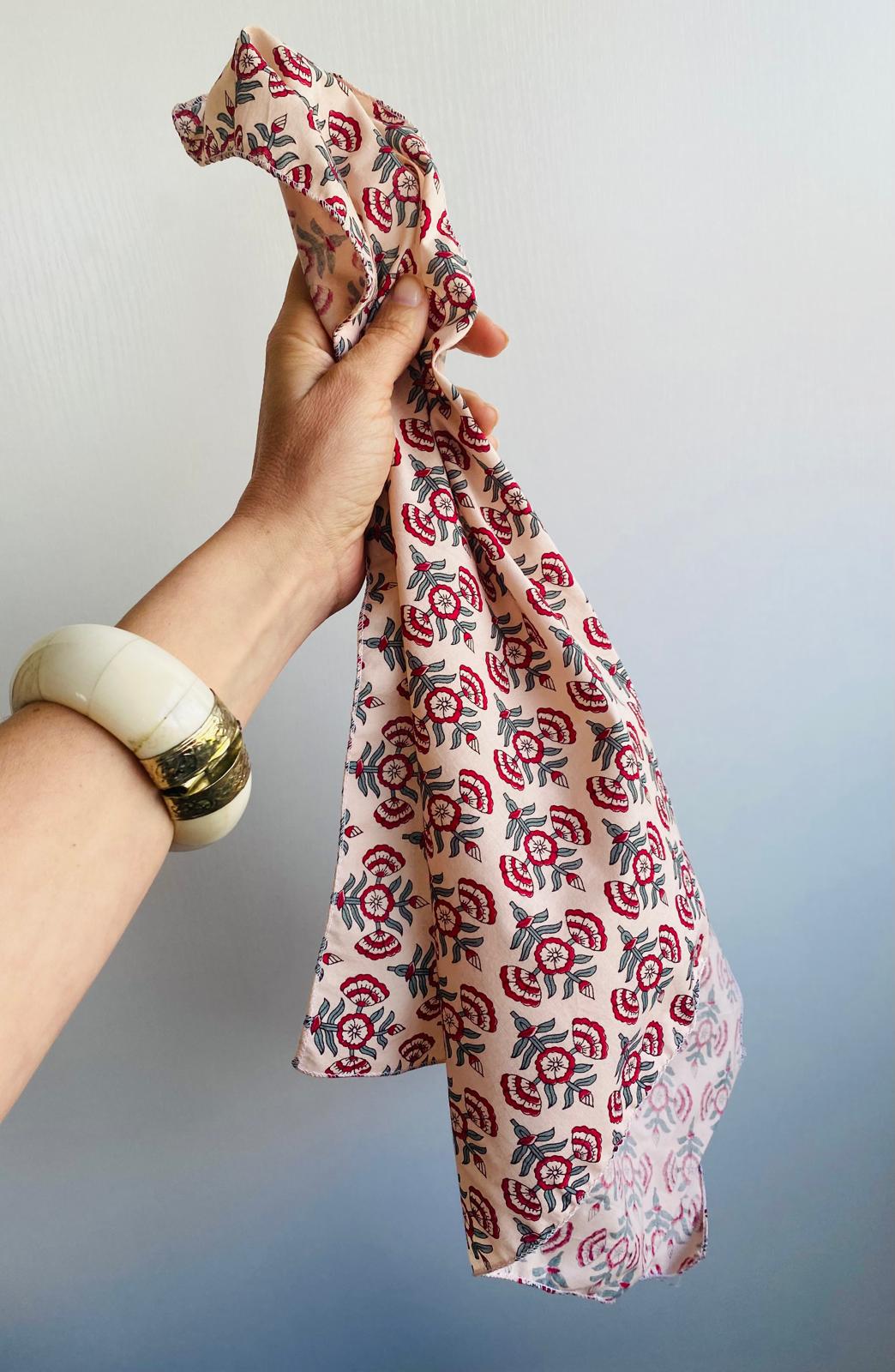 Foulard carré fait main 50x50 – coton/viscose léger – style bohème chic – accessoire cheveux & sac