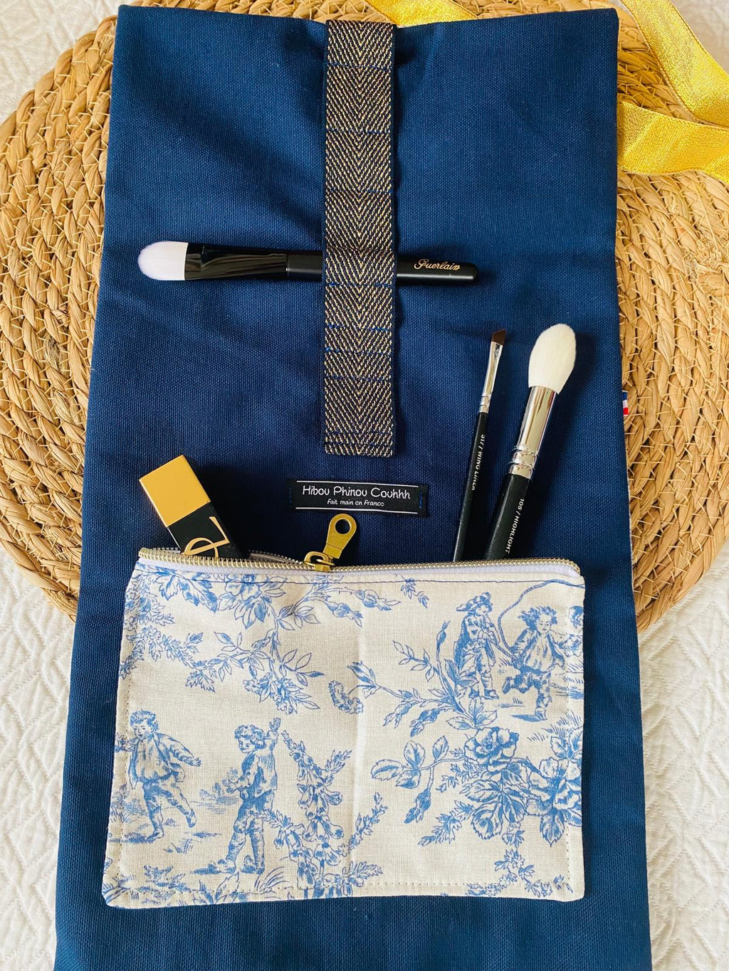 Trousse de beauté déroulante