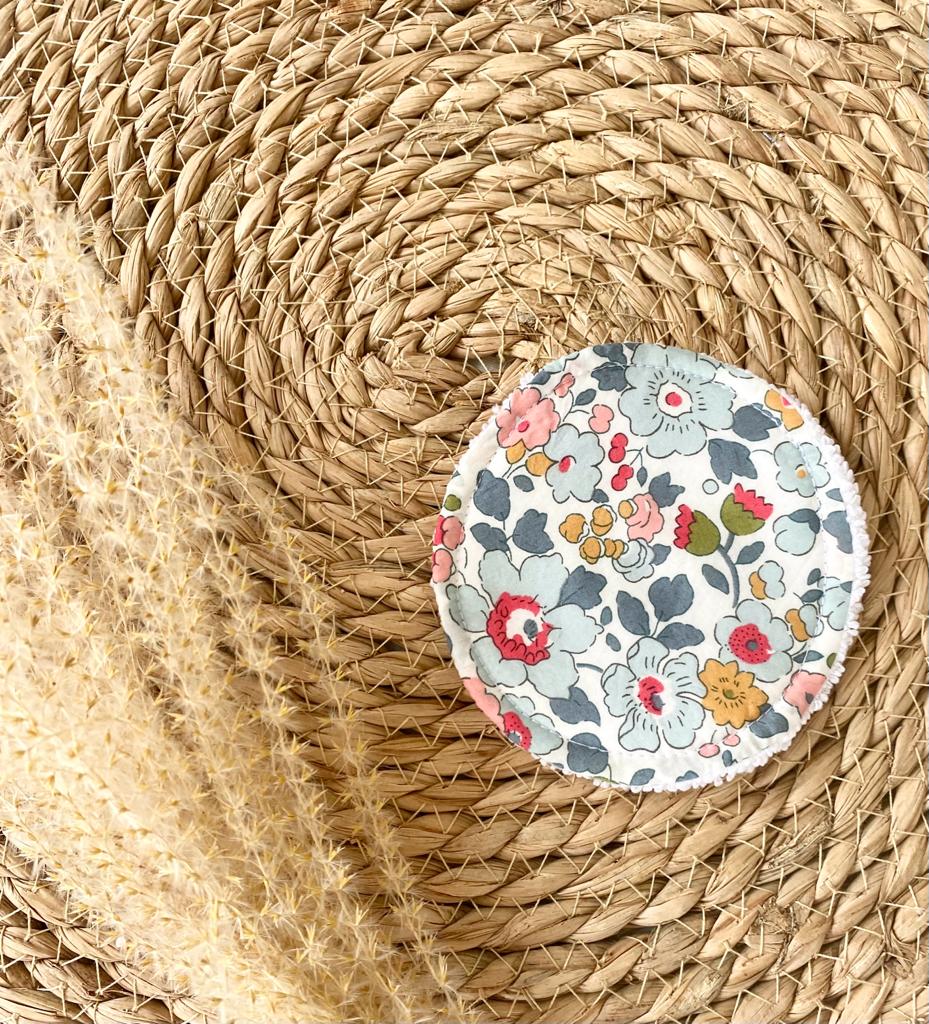 Lingettes démaquillantes rondes