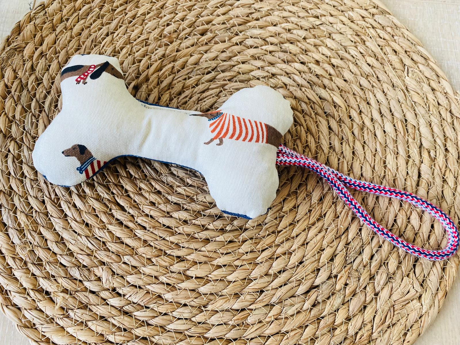 Jouet pour chien - Os couineur & Tug - upcyclé