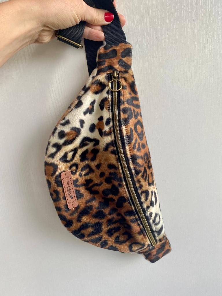 Sac banane fausse fourrure léopard