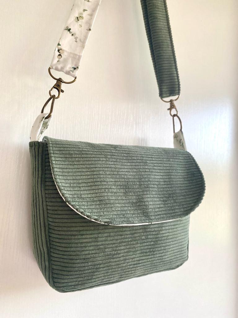 Velvet shoulder bag