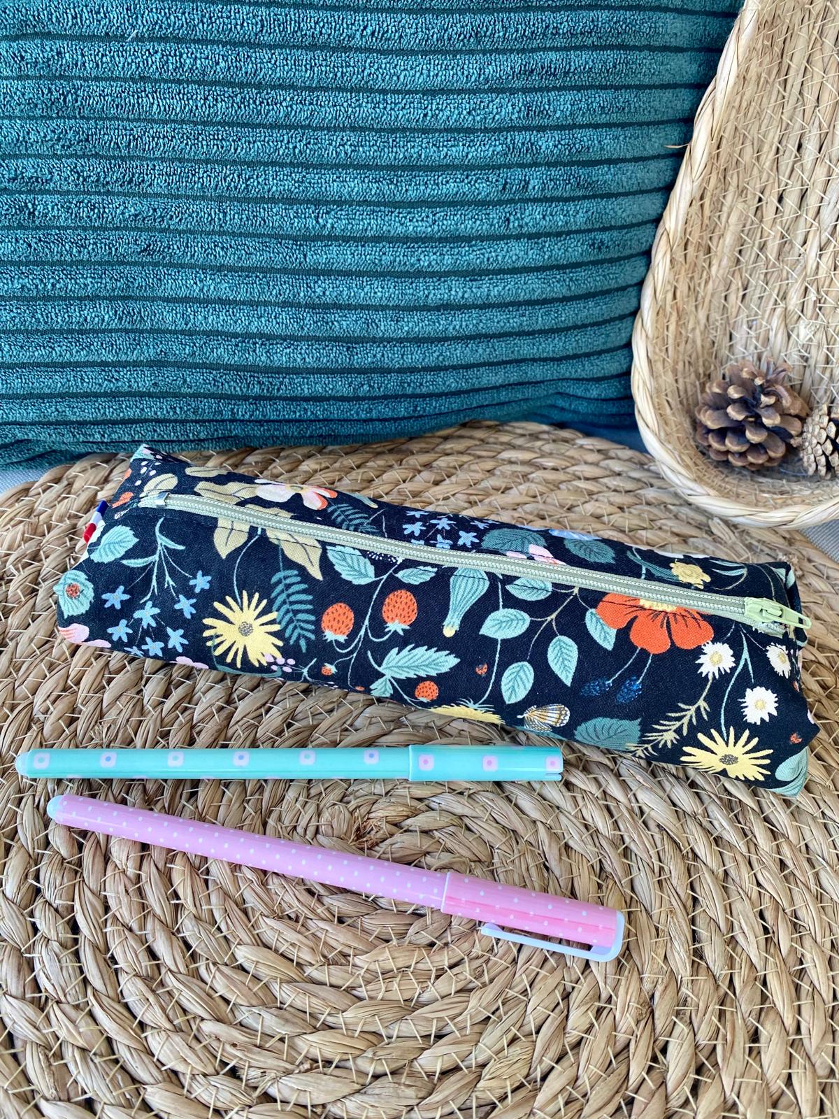 Trousse Rifle Strawberry Fields noir