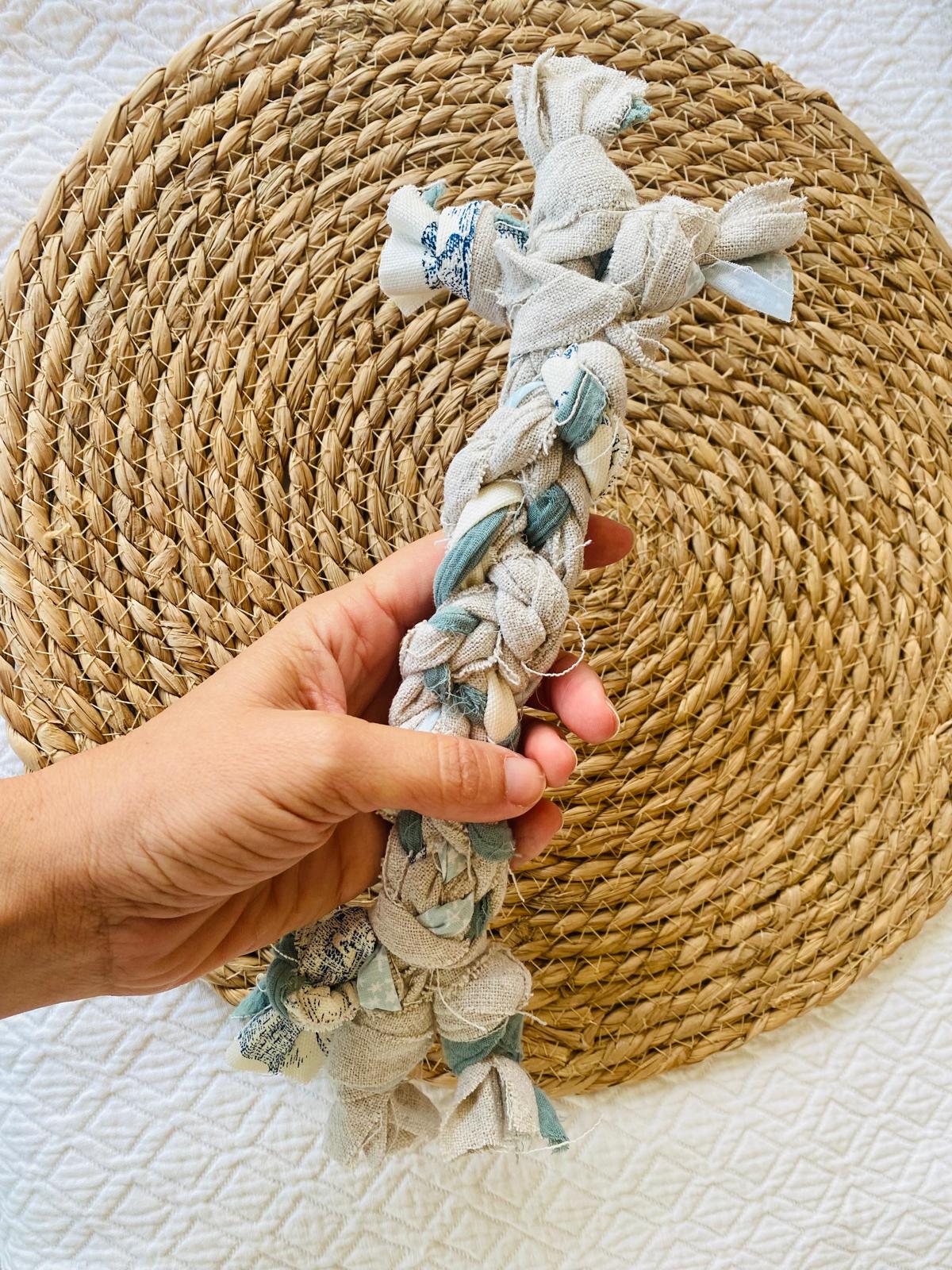 Jouet pour chien - Tresse nouée upcyclée