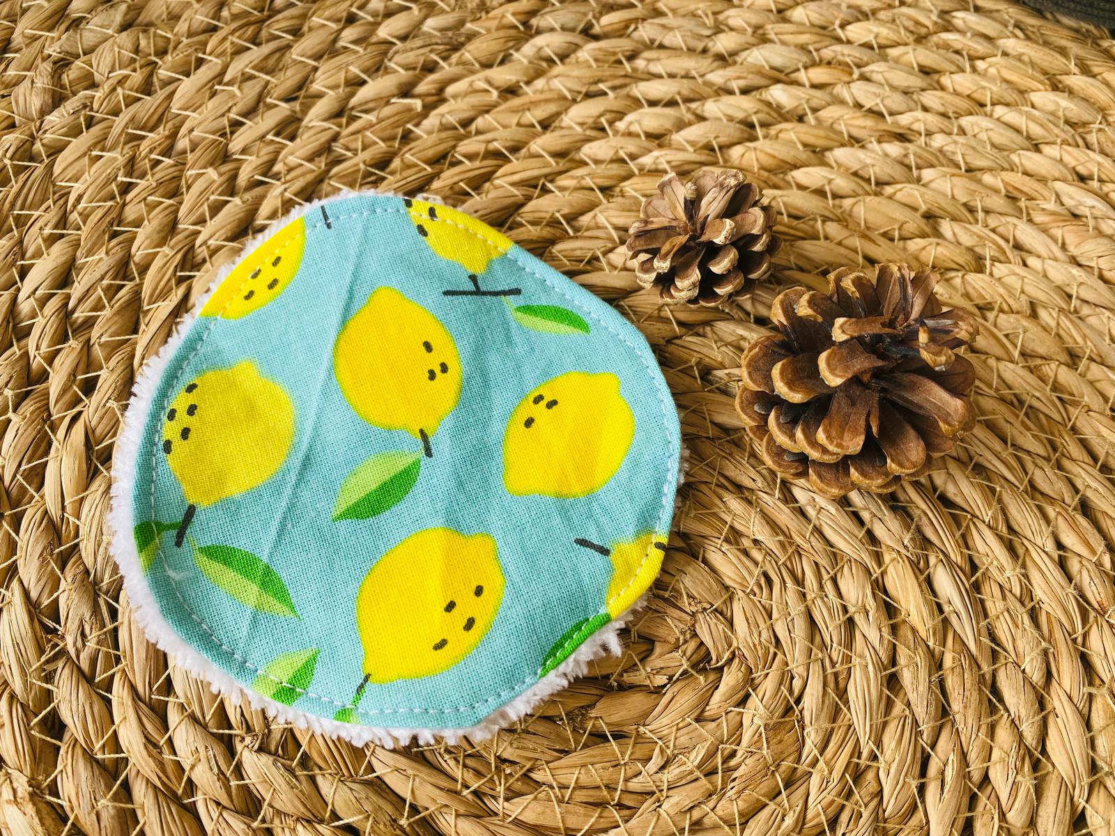 Lingettes démaquillantes rondes