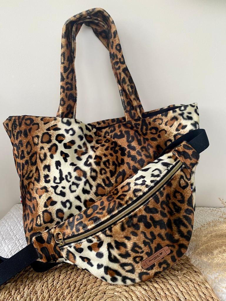 Sac banane fausse fourrure léopard