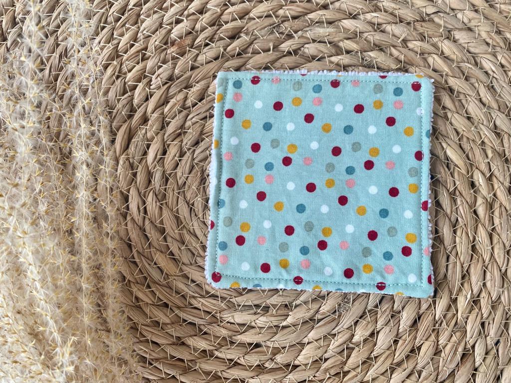 Lingettes démaquillantes carrées