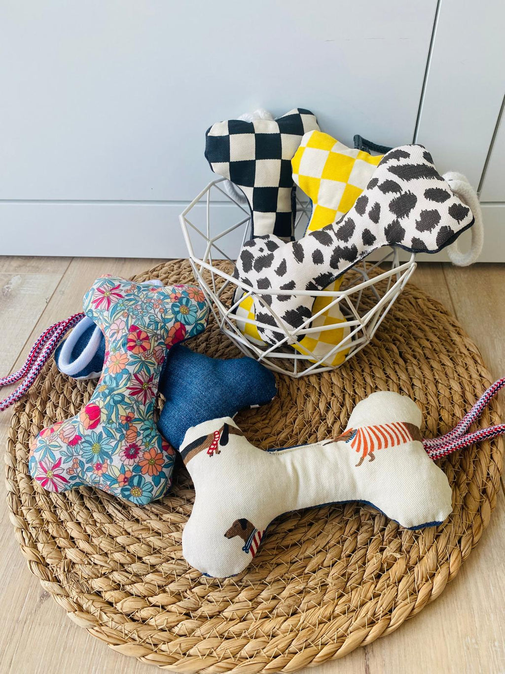 Jouet pour chien - Os couineur & Tug - upcyclé