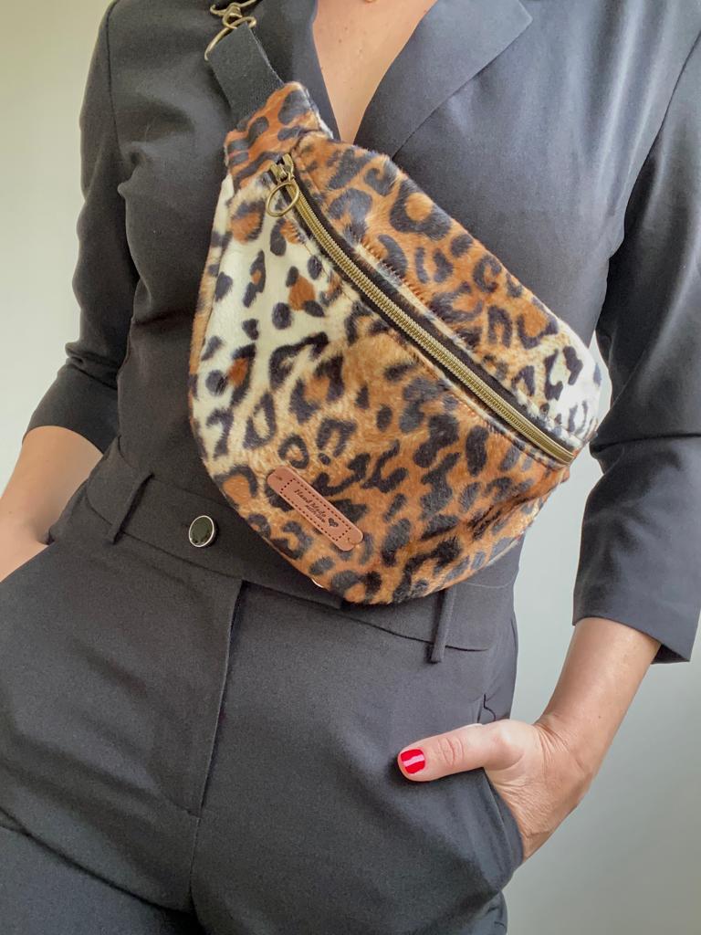 Sac banane fausse fourrure léopard